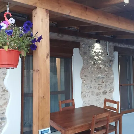 Apartament Uruci