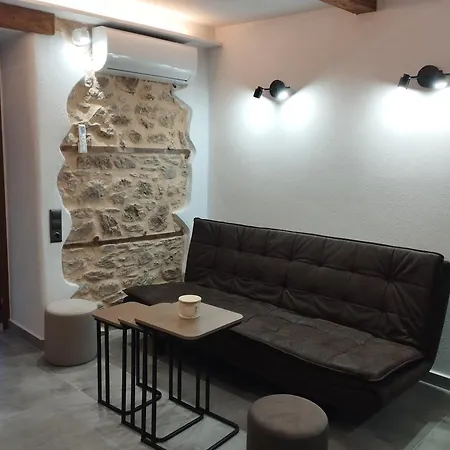 Apartament Uruci *